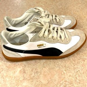 Barely worn puma super LIGA